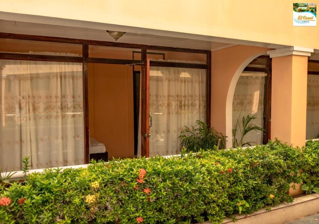 Hotel Y Cabinas El Coral Jaco Exterior photo