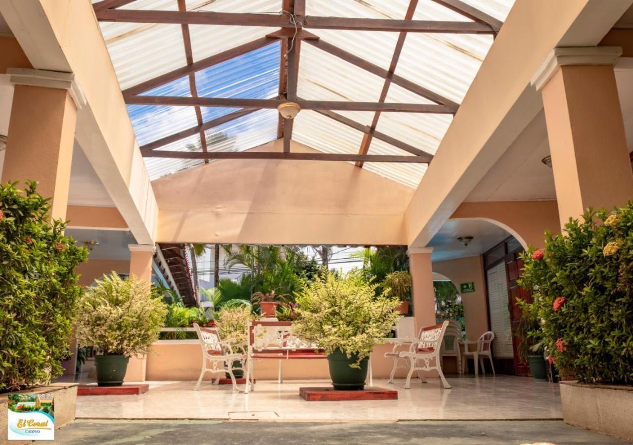 Hotel Y Cabinas El Coral Jaco Exterior photo