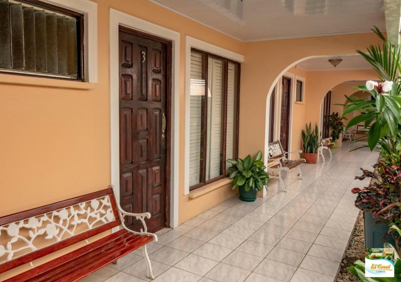 Hotel Y Cabinas El Coral Jaco Exterior photo